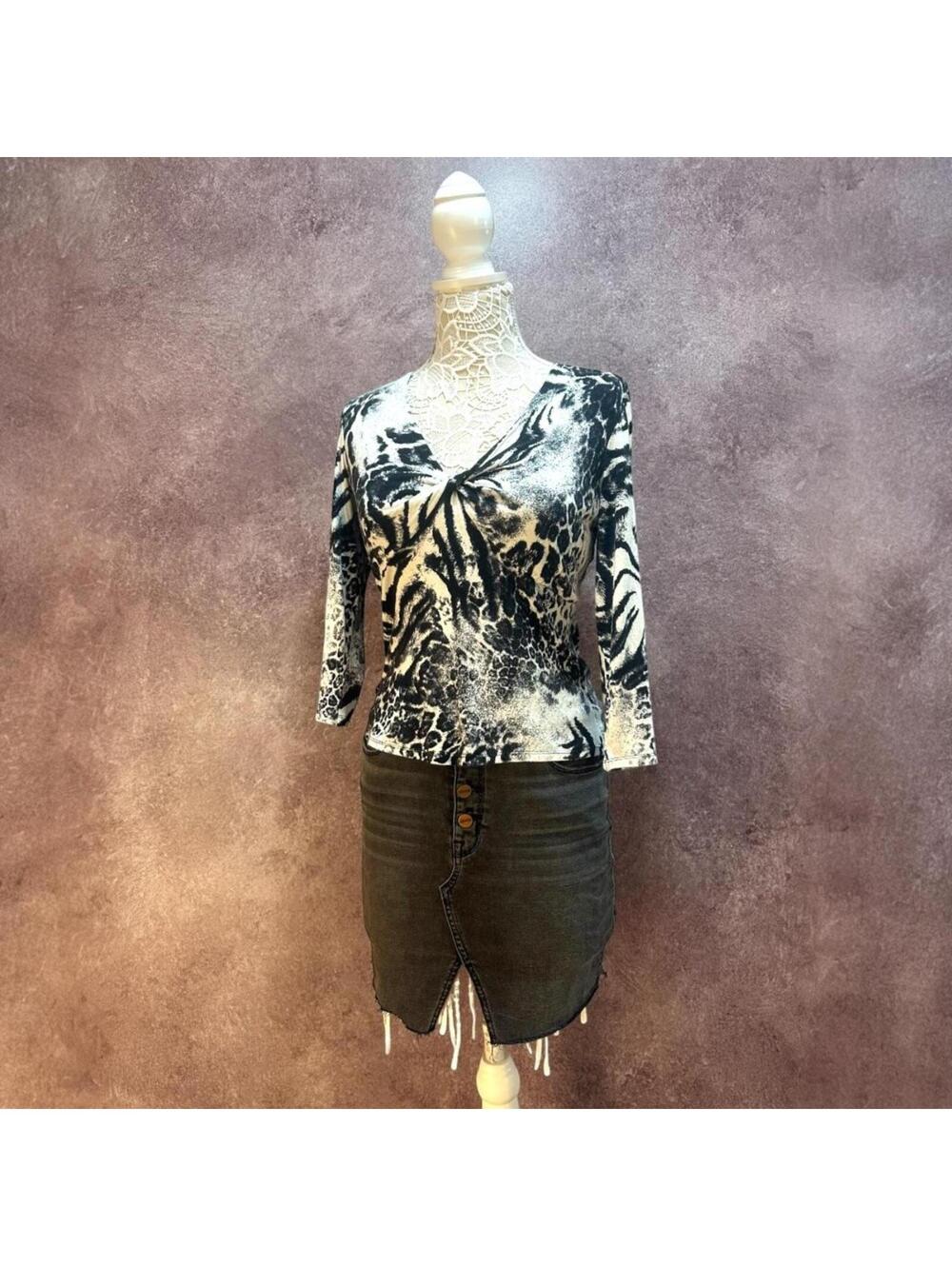 Vintage Cache Animal Print V Neck